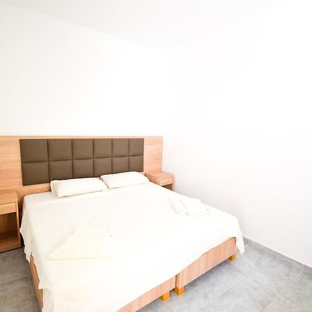 Coralli Apartments Pefki エクステリア 写真
