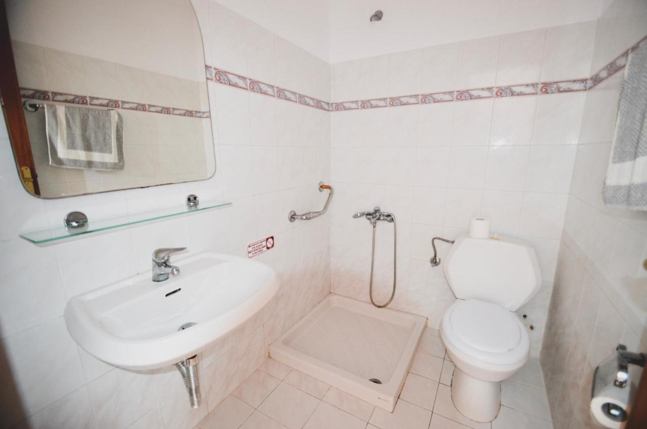 Coralli Apartments Pefki エクステリア 写真