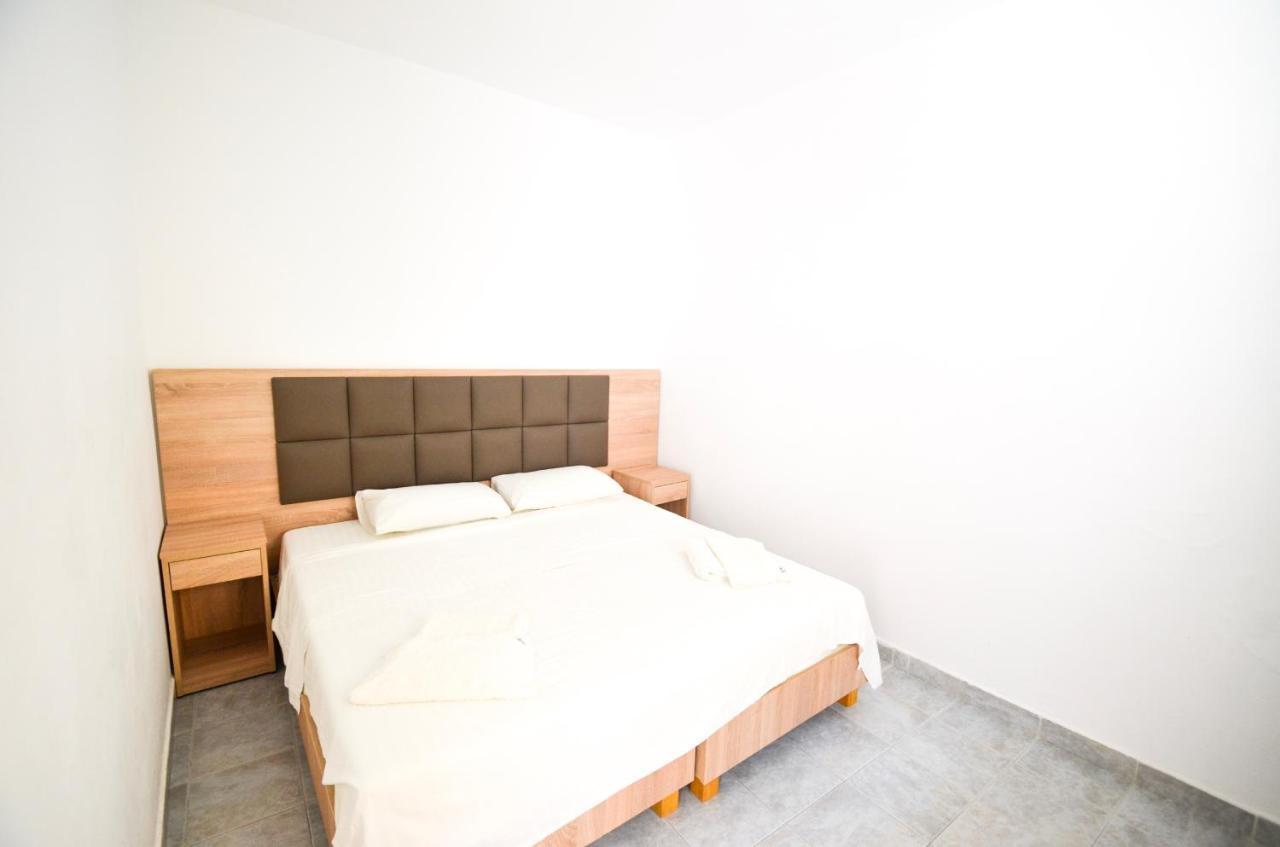 Coralli Apartments Pefki エクステリア 写真