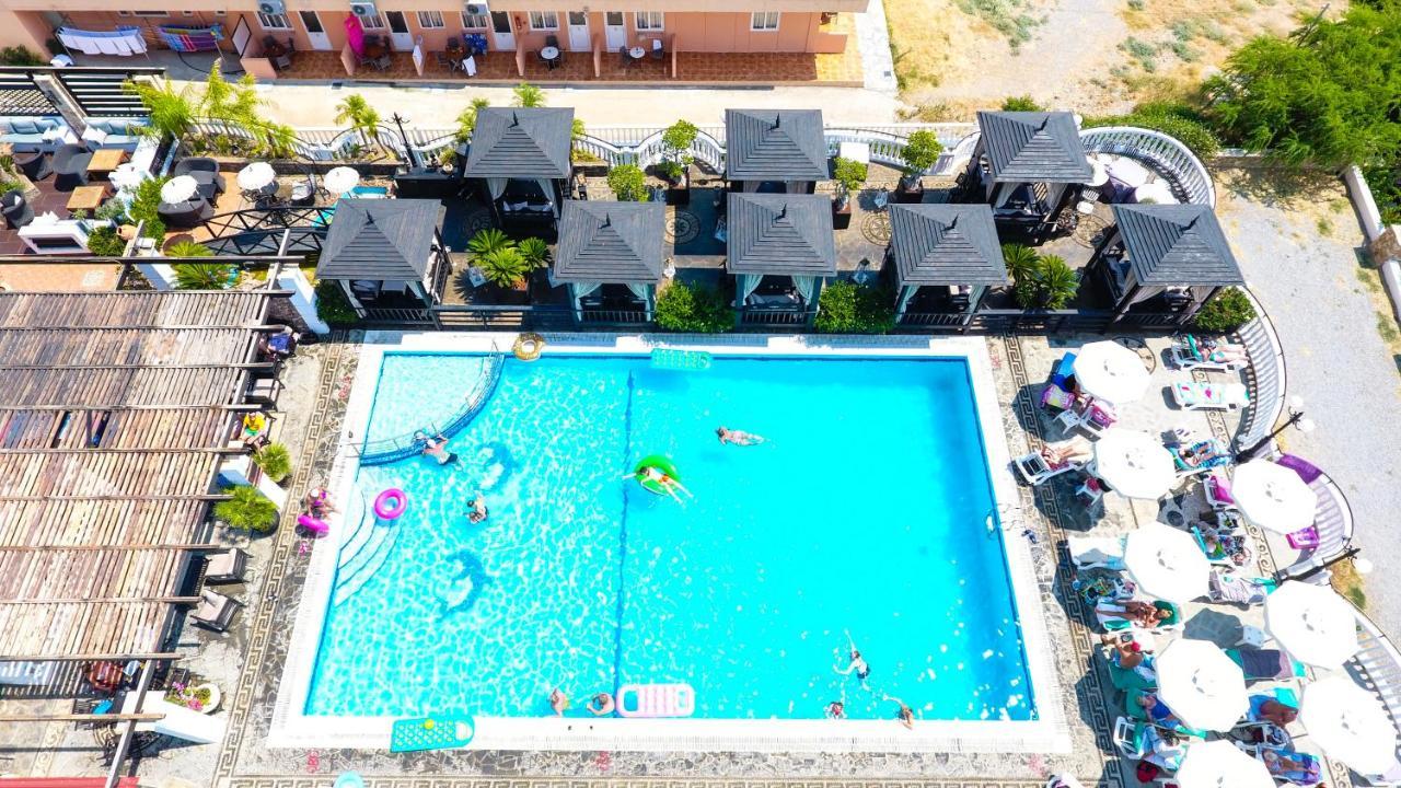 Coralli Apartments Pefki エクステリア 写真